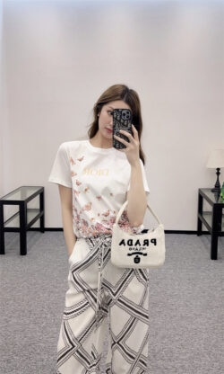 CHRISTIAN DIOR 크리스찬 디올 반팔T 5050704