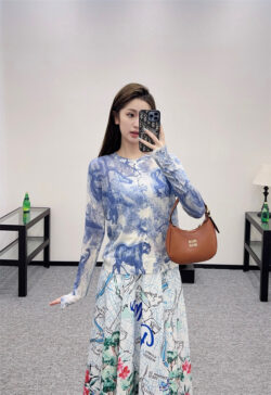 CHRISTIAN DIOR 크리스찬 디올 가디건 5070437