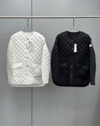 MONCLER 몽클레어 패딩 509A3027