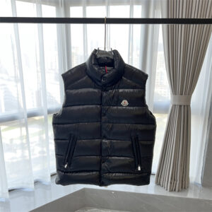MONCLER 몽클레어 조끼 509A3041