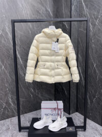 MONCLER 몽클레어 패딩 509A3054