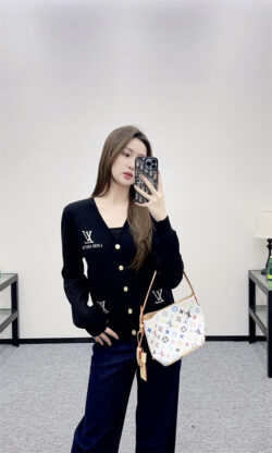 LOUIS VUITTON 루이비통 가디건 251114109