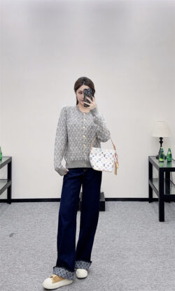 LOUIS VUITTON 루이비통 가디건 251114086