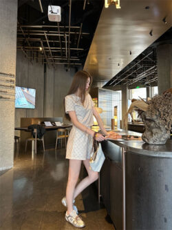 LOUIS VUITTON 루이비통 투피스 60318065