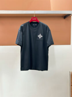 LOUIS VUITTON 루이비통 반팔T 60626097