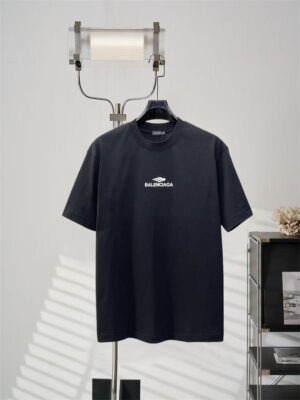 BALENCIAGA 발렌시아가 반팔T 60724094