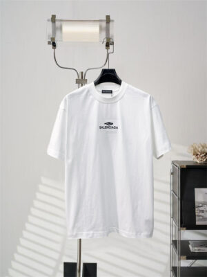 BALENCIAGA 발렌시아가 반팔T 60724095