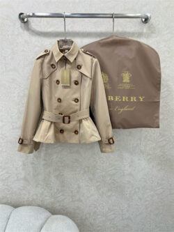 BURBERRY 버버리 코트 60819075