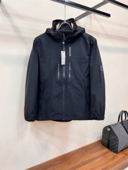 MONCLER 몽클레어 자캣 60828090