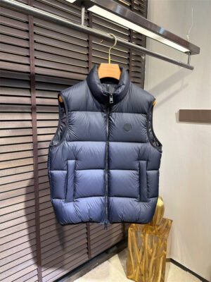 MONCLER 몽클레어 패딩조끼 60918030