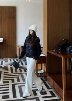 MONCLER 몽클레어 패딩 61023063