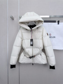 MONCLER 몽클레어 패딩 61026087