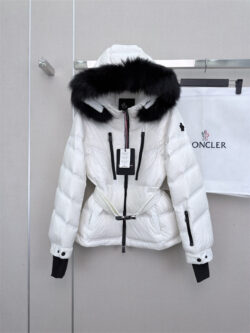 MONCLER 몽클레어 패딩 61026090