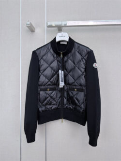 MONCLER 몽클레어 패딩 61028098